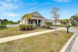 Picture of 618 Manns Harbor Drive, Apollo Beach, FL 33572
