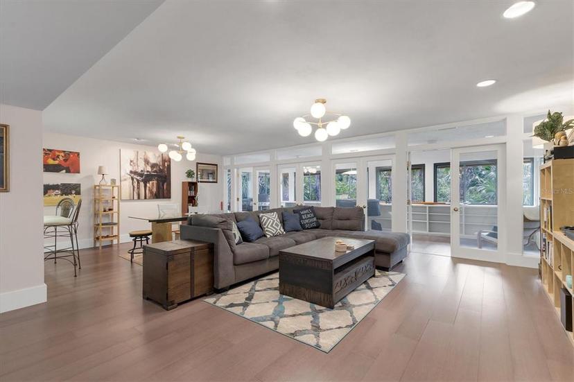 Picture of 3330 Thornwood Road Unit 3330, Sarasota FL 34231