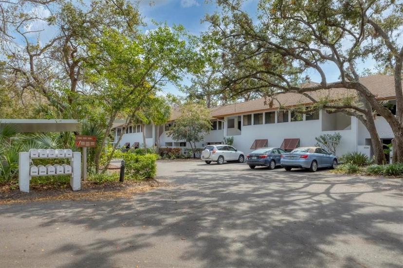Picture of 3330 Thornwood Road Unit 3330, Sarasota FL 34231