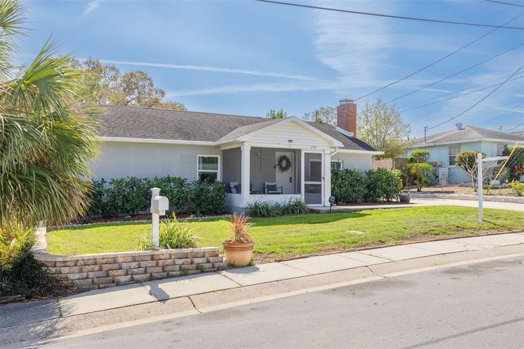 Picture of 305 6Th Avenue Sw, Largo, FL 33770