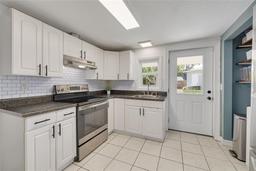 Picture of 305 6Th Avenue Sw, Largo, FL 33770