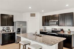 Picture of 432 Tallow Wood Circle, Debary, FL 32713