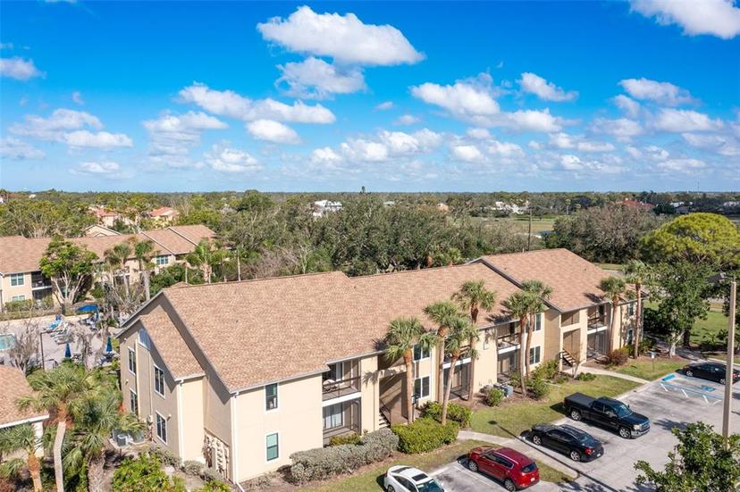 Picture of 4008 Crockers Lake Boulevard Unit 13, Sarasota FL 34238