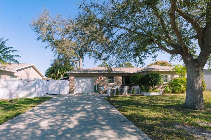 Picture of 6315 25Th Avenue N, St Petersburg FL 33710
