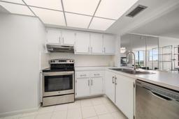 Picture of 6279 Sun Boulevard Unit 605, St Petersburg, FL 33715