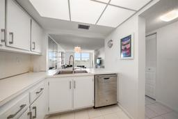Picture of 6279 Sun Boulevard Unit 605, St Petersburg, FL 33715
