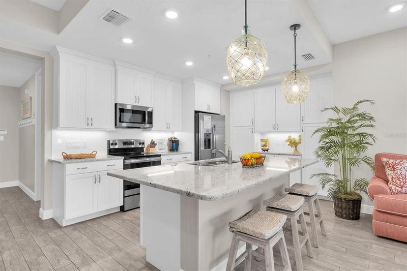 Picture of 383 Aruba Circle Unit 102, Bradenton FL 34209