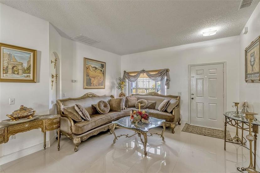 Picture of 372 Aylesbury Court, Kissimmee FL 34758