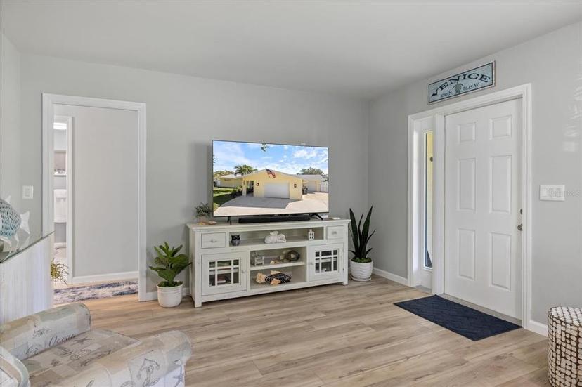 Picture of 929 The Rialto, Venice FL 34285