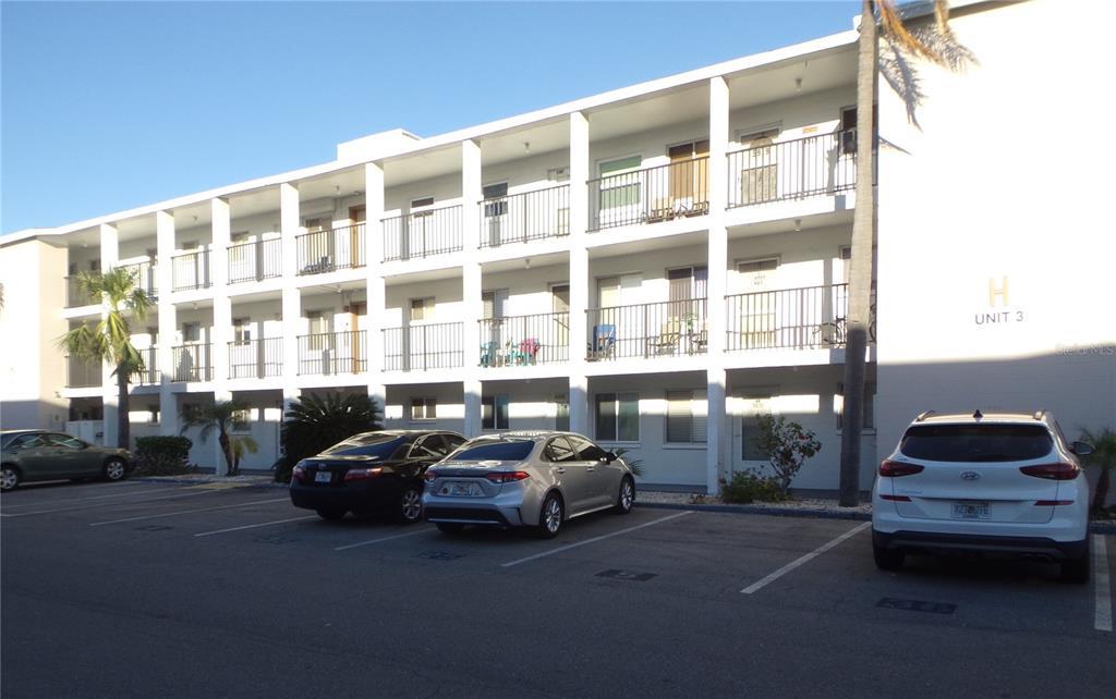 Picture of 5889 Garden Lane Unit H4, Bradenton, FL 34207