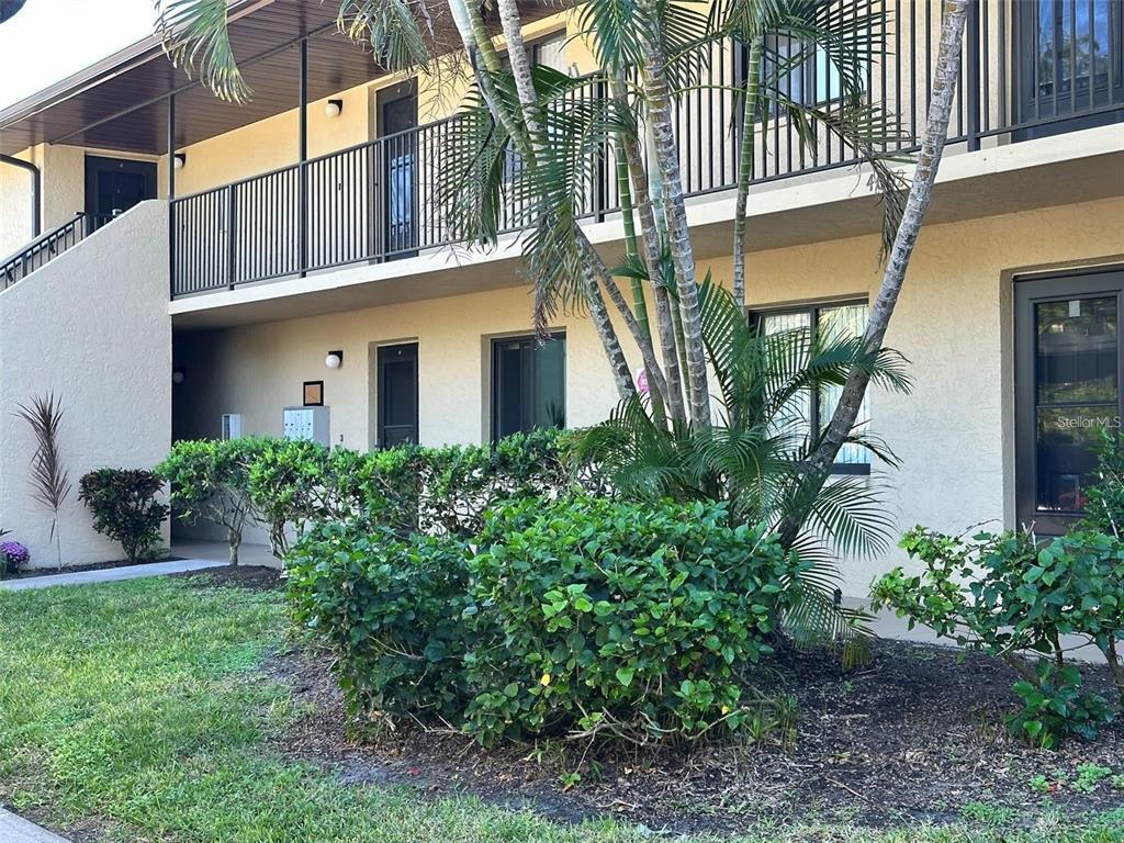 Picture of 4000 Oakview Drive Unit L2, Punta Gorda, FL 33980