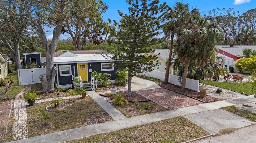 Picture of 2506 Quincy Street S, St Petersburg FL 33711