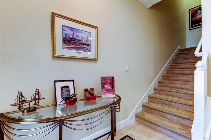 Picture of 757 Date Palm Lane, St Petersburg FL 33707