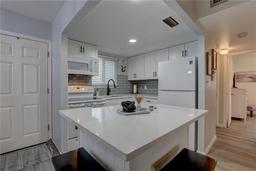 Picture of 1546 Pleasant Road Unit J1, Bradenton, FL 34207