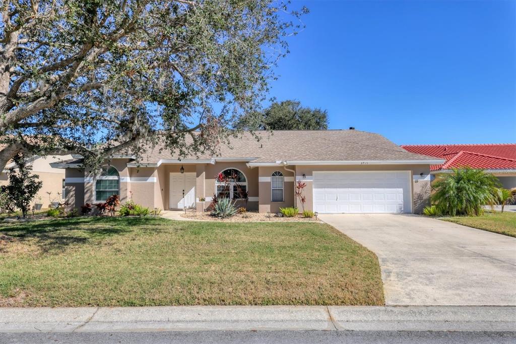 Picture of 6911 Stetson Street Circle, Sarasota, FL 34243