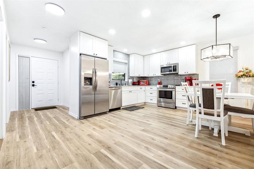 Picture of 2201 Pine Drive, Tarpon Springs FL 34689