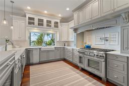 Picture of 1100 Cordova Boulevard Ne, St Petersburg, FL 33704