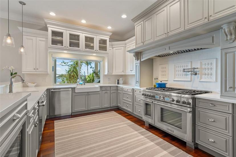 Picture of 1100 Cordova Boulevard Ne, St Petersburg FL 33704