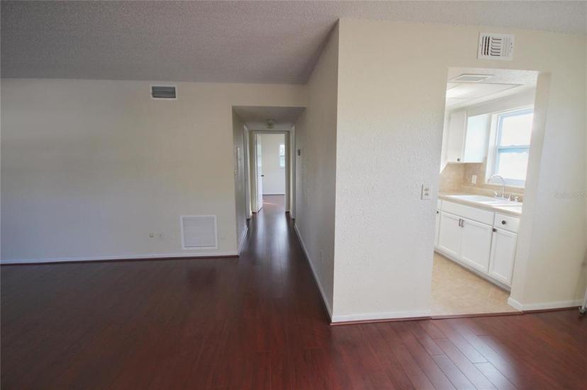 Picture of 6026 22Nd Avenue N Unit 4, St Petersburg FL 33710
