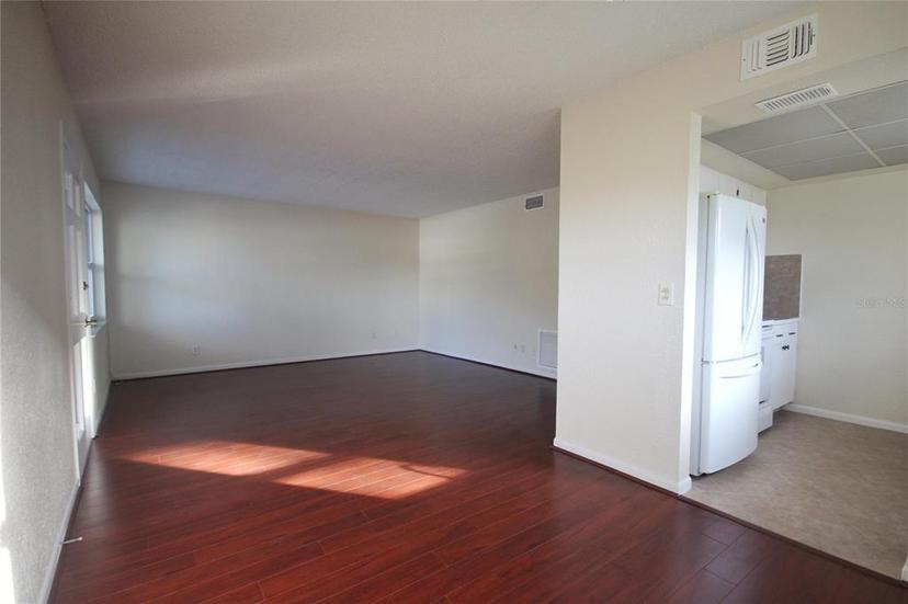Picture of 6026 22Nd Avenue N Unit 4, St Petersburg FL 33710