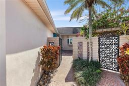 Picture of 672 Boca Ciega Point Boulevard N, St Petersburg, FL 33708