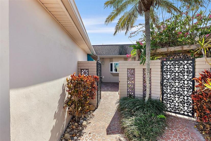 Picture of 672 Boca Ciega Point Boulevard N, St Petersburg FL 33708