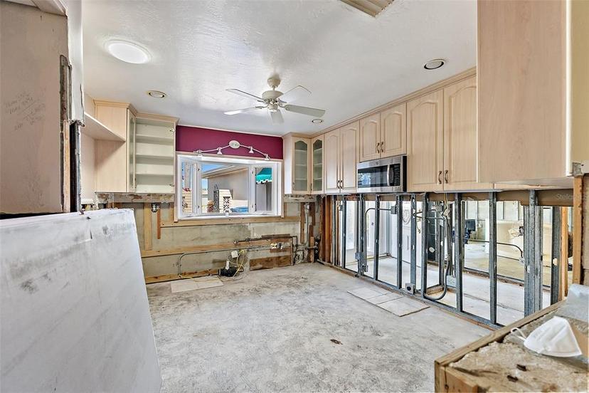 Picture of 672 Boca Ciega Point Boulevard N, St Petersburg FL 33708