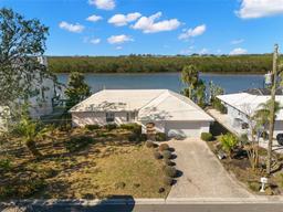 Picture of 10427 Spoonbill Road W, Bradenton, FL 34209