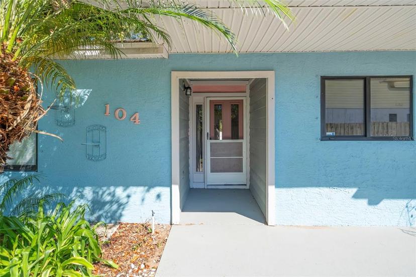 Picture of 104 Anclote Road, Tarpon Springs FL 34689