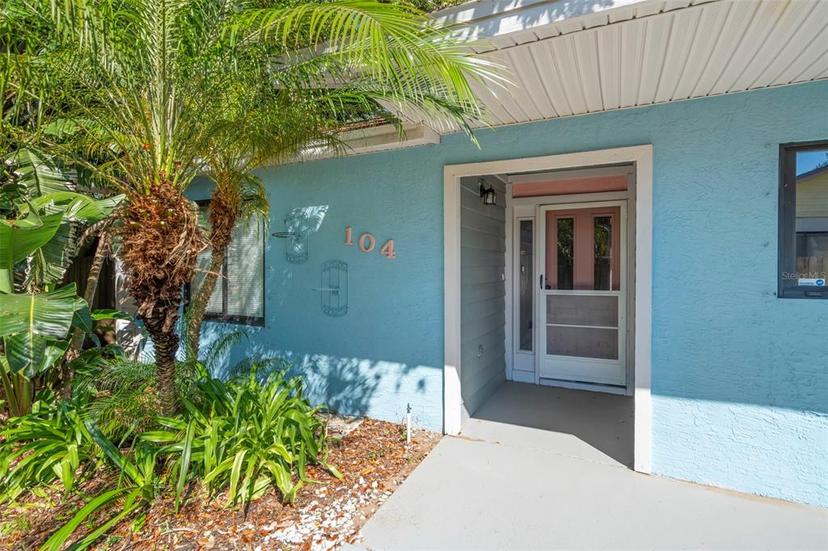 Picture of 104 Anclote Road, Tarpon Springs FL 34689