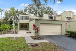 Picture of 13502 Palmwood Lane Unit 13502, Tampa, FL 33618