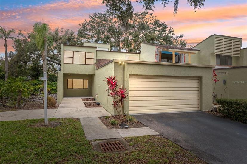 Picture of 13502 Palmwood Lane Unit 13502, Tampa FL 33618
