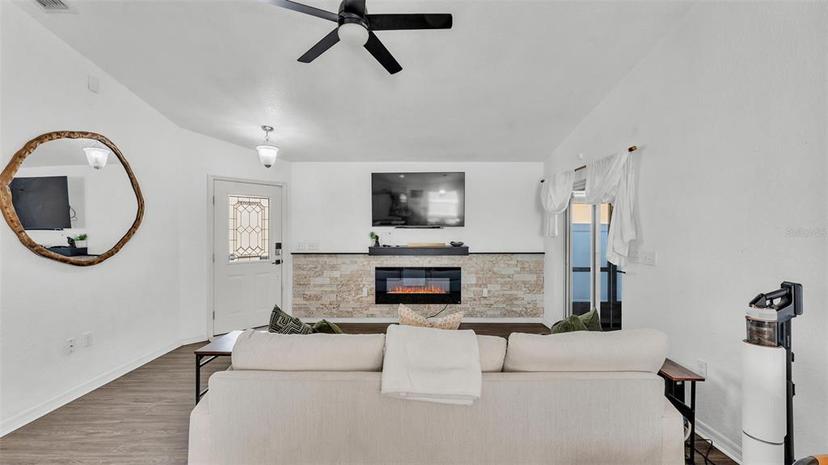 Picture of 5152 Belmont Park Way, Mulberry FL 33860