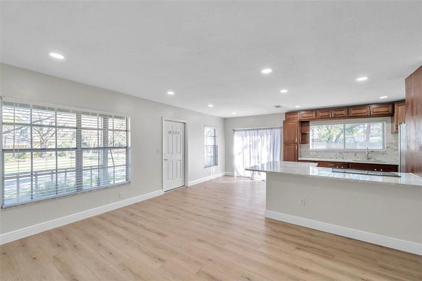 Picture of 6330 Woodspray Lane, Tampa FL 33617