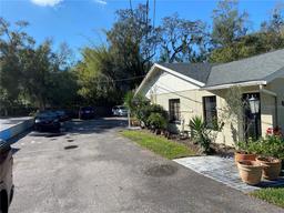 Picture of 911 N Donnelly Street, Mount Dora, FL 32757