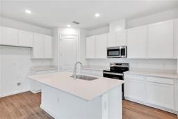 Picture of 1131 Olivine Avenue, Dundee, FL 33838