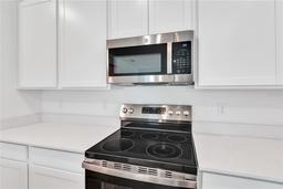 Picture of 1131 Olivine Avenue, Dundee, FL 33838