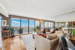 Picture of 5950 Pelican Bay Plaza S Unit Ph-2F, Gulfport, FL 33707