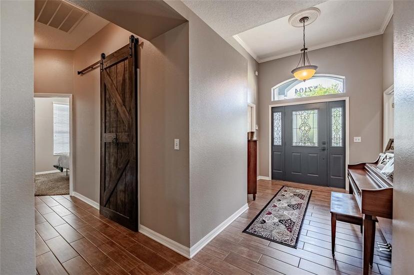 Picture of 7104 Lake Eaglebrooke Way, Lakeland FL 33813