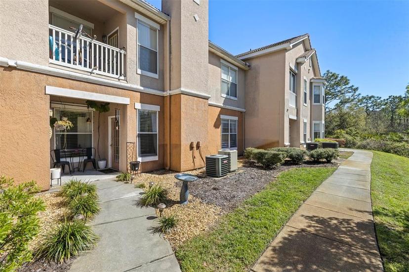 Picture of 10405 Villa View Circle Unit 10405, Tampa FL 33647