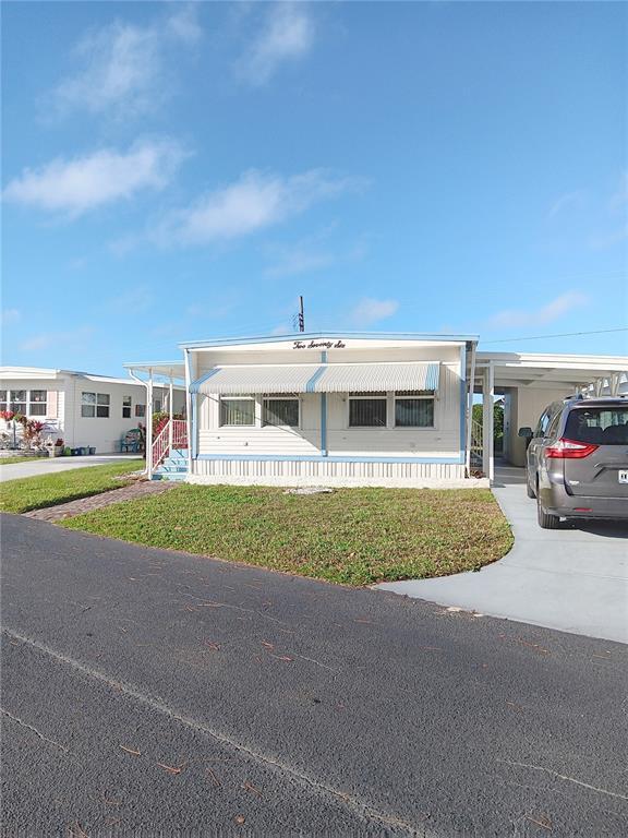 Picture of 276 Inner Drive W, Venice, FL 34285