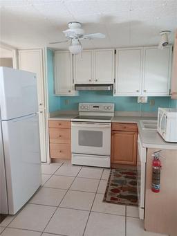 Picture of 276 Inner Drive W, Venice, FL 34285