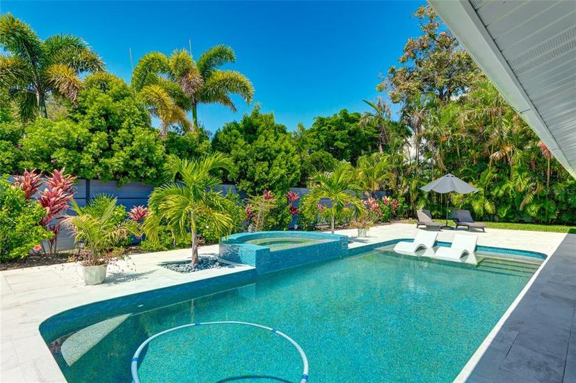 Picture of 526 Bird Key Drive, Sarasota FL 34236