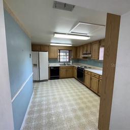 Picture of 102 Center Street Sw, Winter Haven, FL 33880
