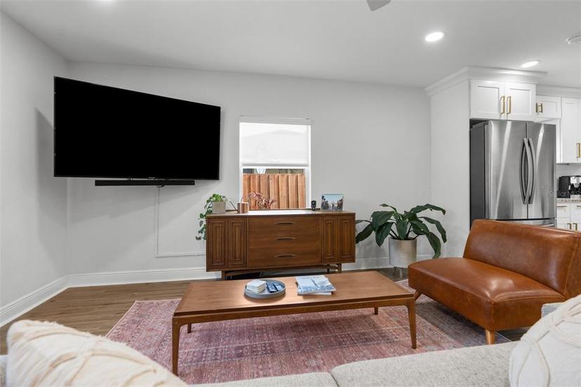 Picture of 404 W Violet Street, Tampa FL 33603