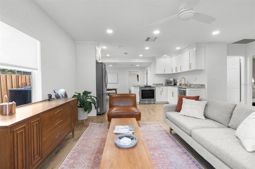 Picture of 404 W Violet Street, Tampa FL 33603
