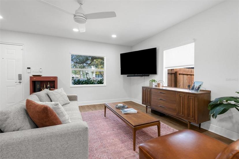 Picture of 404 W Violet Street, Tampa FL 33603