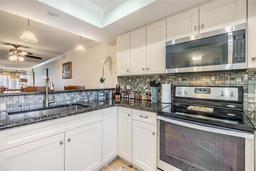 Picture of 19029 Us Highway 19 N Unit 30H, Clearwater, FL 33764