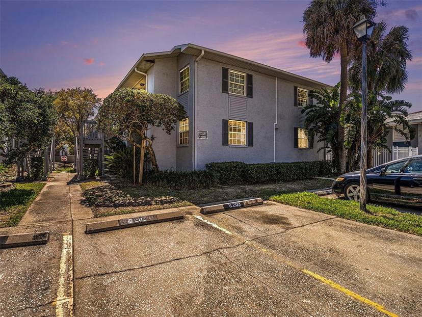 Picture of 4928 W Gandy Boulevard Unit G203, Tampa FL 33611