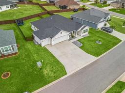 Picture of 3318 Dzuro Drive, Oxford, FL 34484